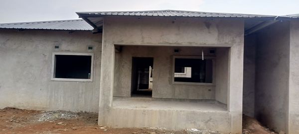 Front elevation showing roof and veranda finishes